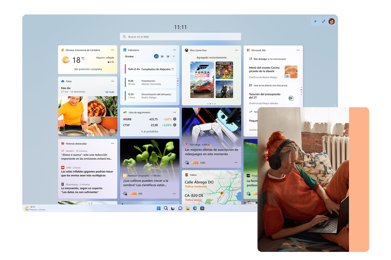 Widgets de Windows 11 y una joven que trabaja en su PC